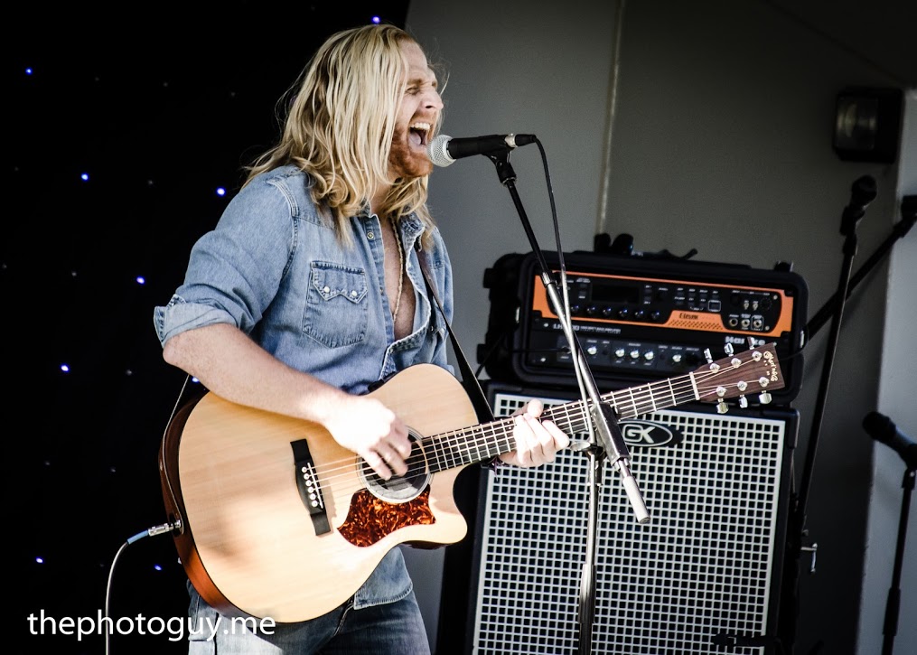 Ryan Reid, Ryan Reid Music, www.RyanReidMusic.com, Acoustic Photo Credit Greg Moore